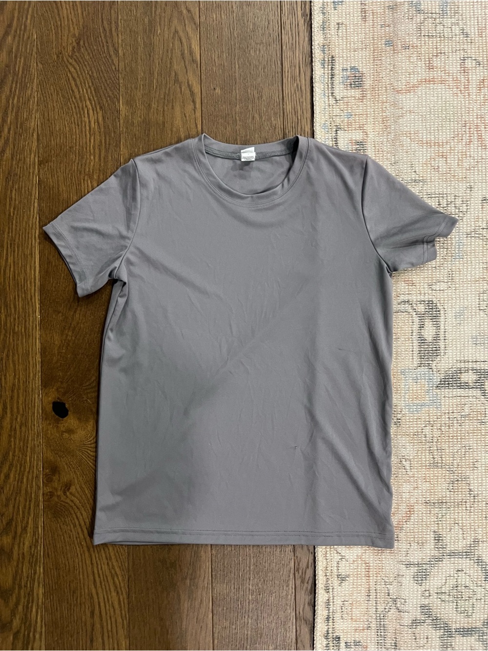 ALO Yoga Short Sleeve Crew Tee — Gray